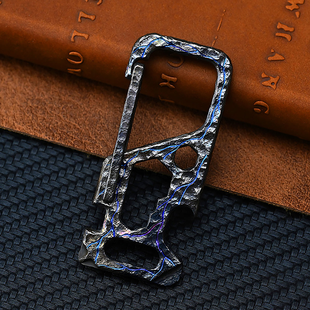 Limited Edition Stone Pattern Titanium Alloy Key Chain Multi-Function Car Bottle Opener Men's Pendant EDC Accessory