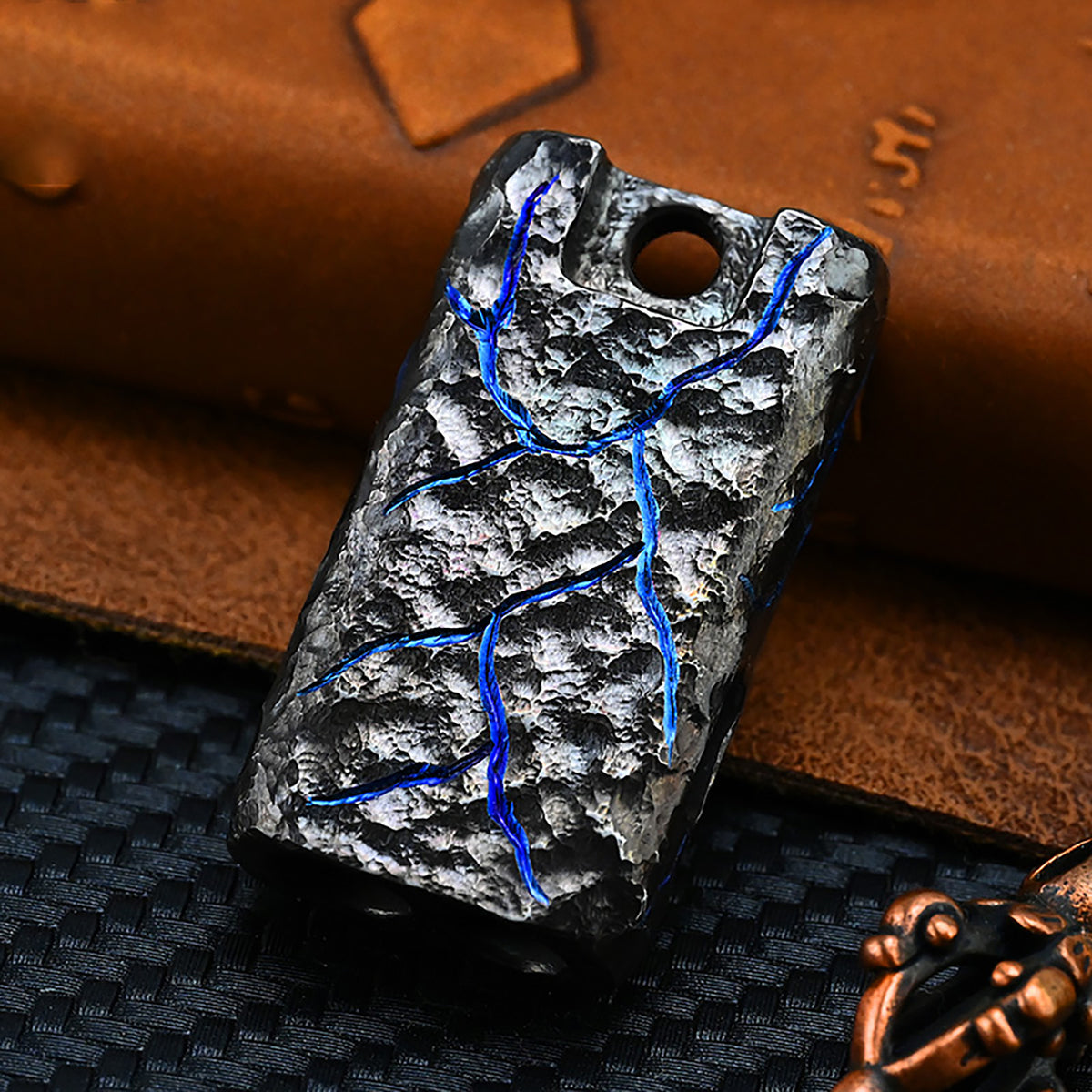 Limited Edition Titanium Alloy Whistle Double Tube High Audio Hand Carved Stone Grain Outdoor Survival Referee Whistle EDC