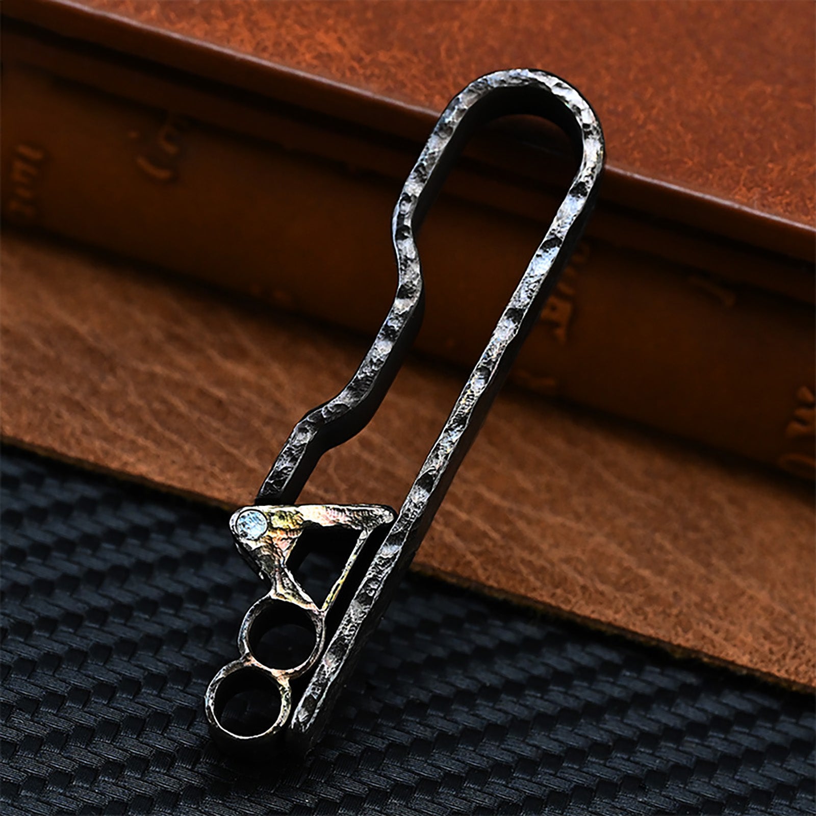 Limited Edition Titanium Hand Carved Rock Texture Keychain Alloy Belt Men's Sports Waist Pendant Car Accessory