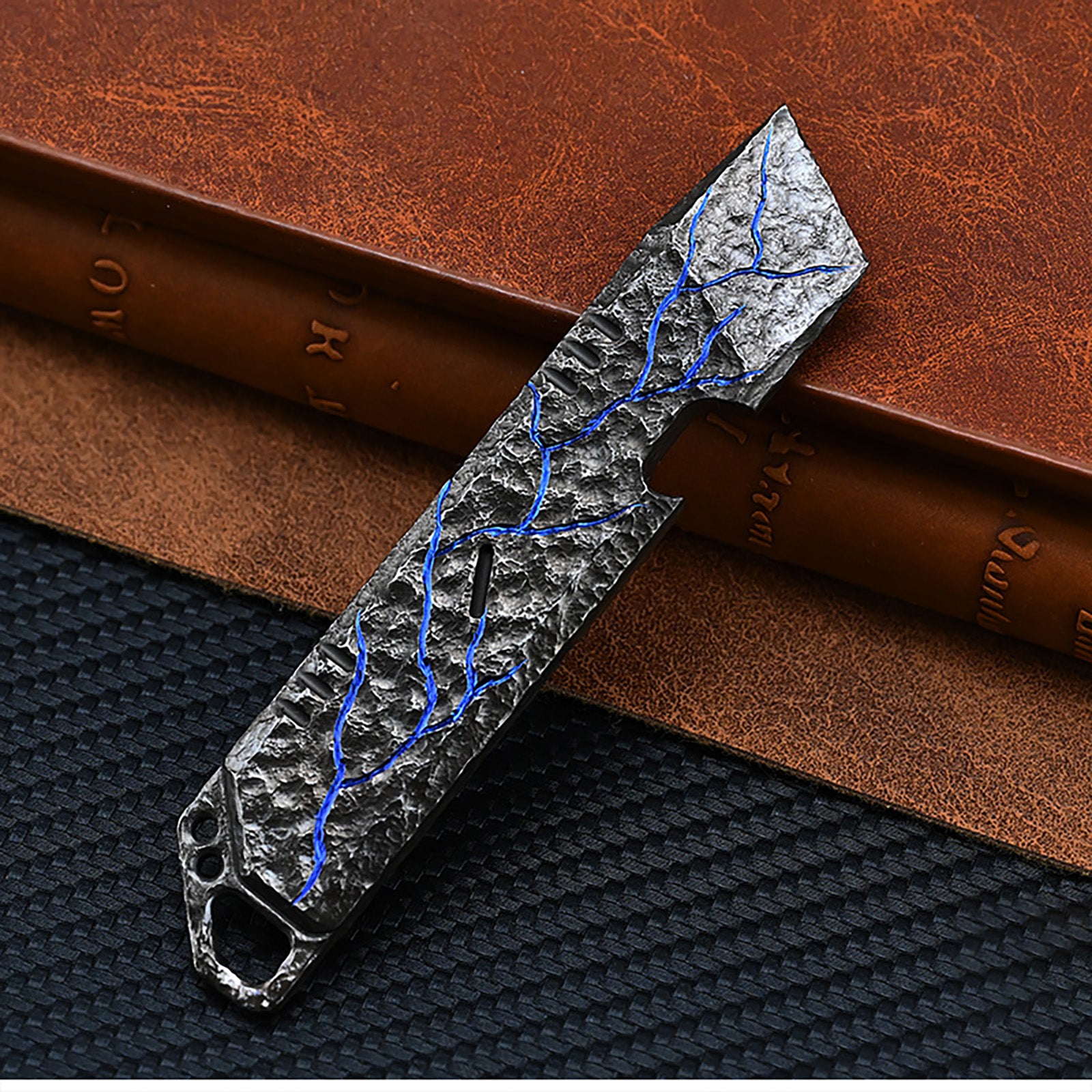 Hand Carving  Titanium Rock Texture Alloy  Multi-Function Screwdriver Crowbar Bottle Opener Outdoor Crowbar EDC