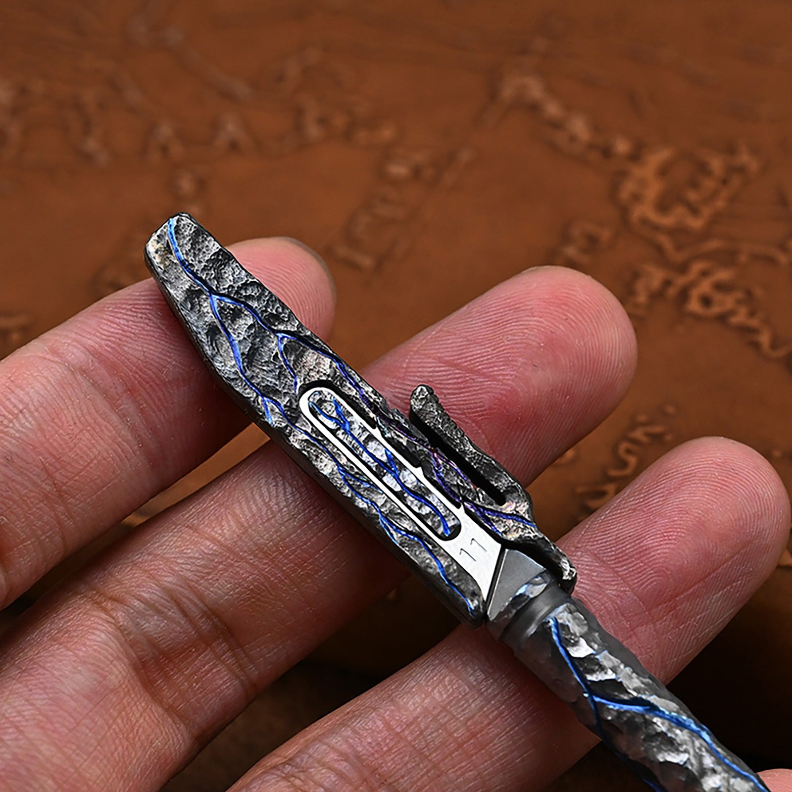 Titanium Hand Carving Rock TextureTitanium Alloy Art Knife Keychain Portable Disassembly Tool EDC