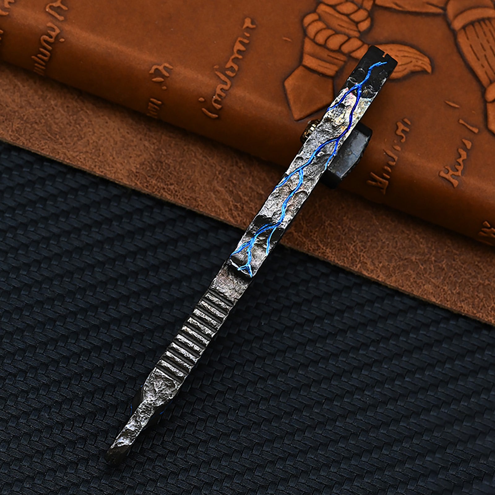 Hand Carving Rock Texture Titanium Alloy Push Knife Multifunctional Pocket Cutter Paper can Replace Blade Art Knife Wallpap EDC