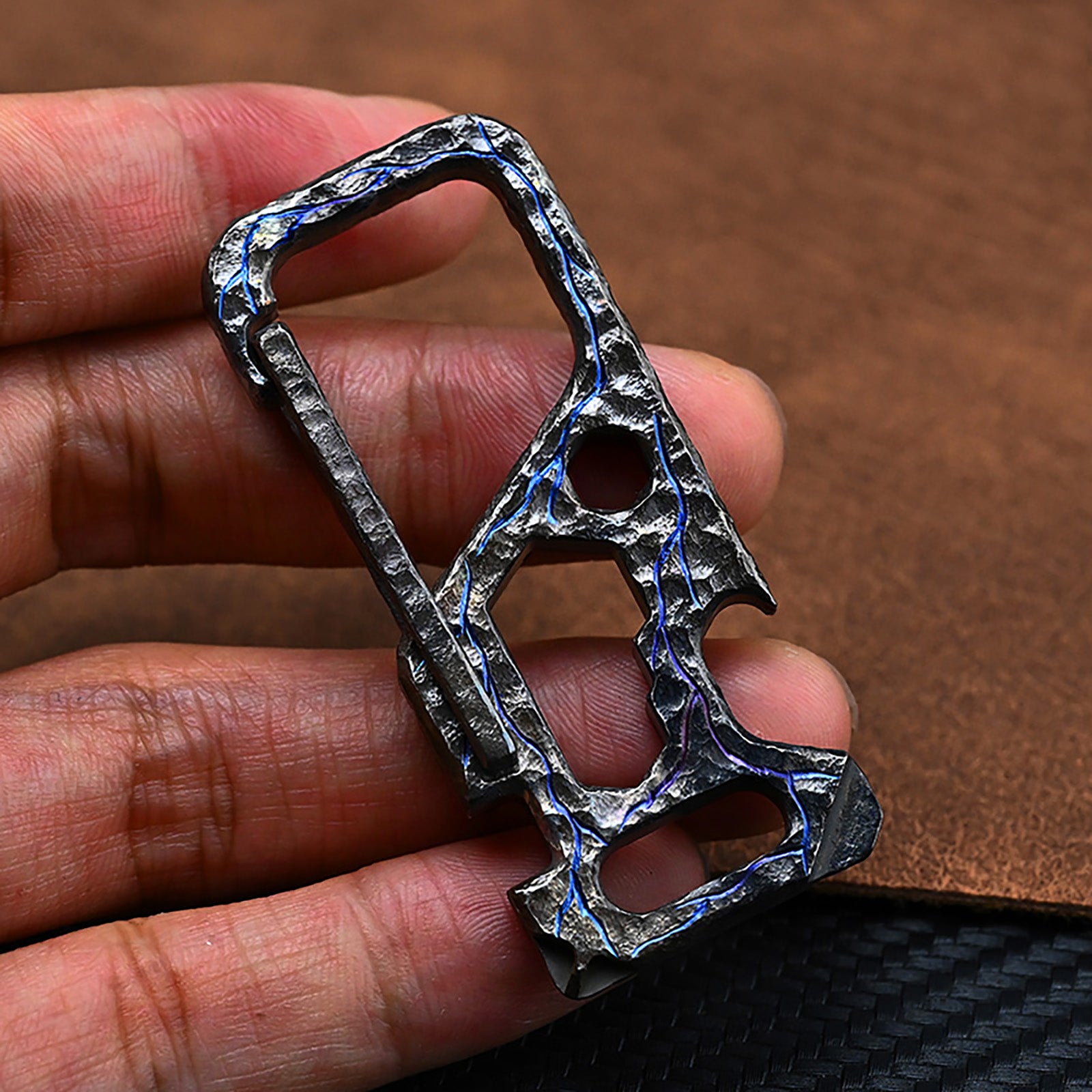 Limited Edition Stone Pattern Titanium Alloy Key Chain Multi-Function Car Bottle Opener Men's Pendant EDC Accessory