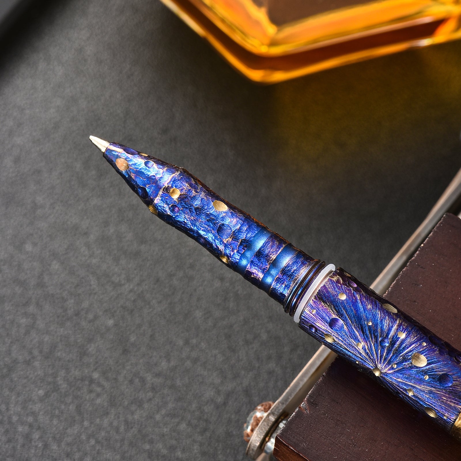 HCYEDC Titanium Alloy Tactical Pen Hand Carved Star Sky Limited Edition Tungsten Pen Tactical Pen with Tungsten Steel Glass Breaker Tip Self-DefenceDecompression Metal Signature Neutral Pen EDC