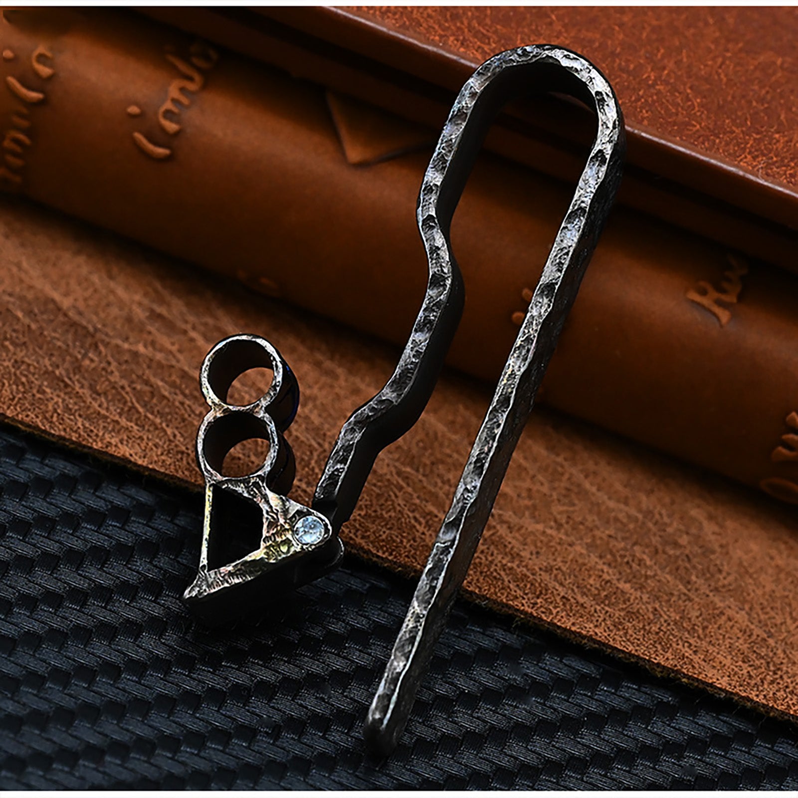 Limited Edition Titanium Hand Carved Rock Texture Keychain Alloy Belt Men's Sports Waist Pendant Car Accessory
