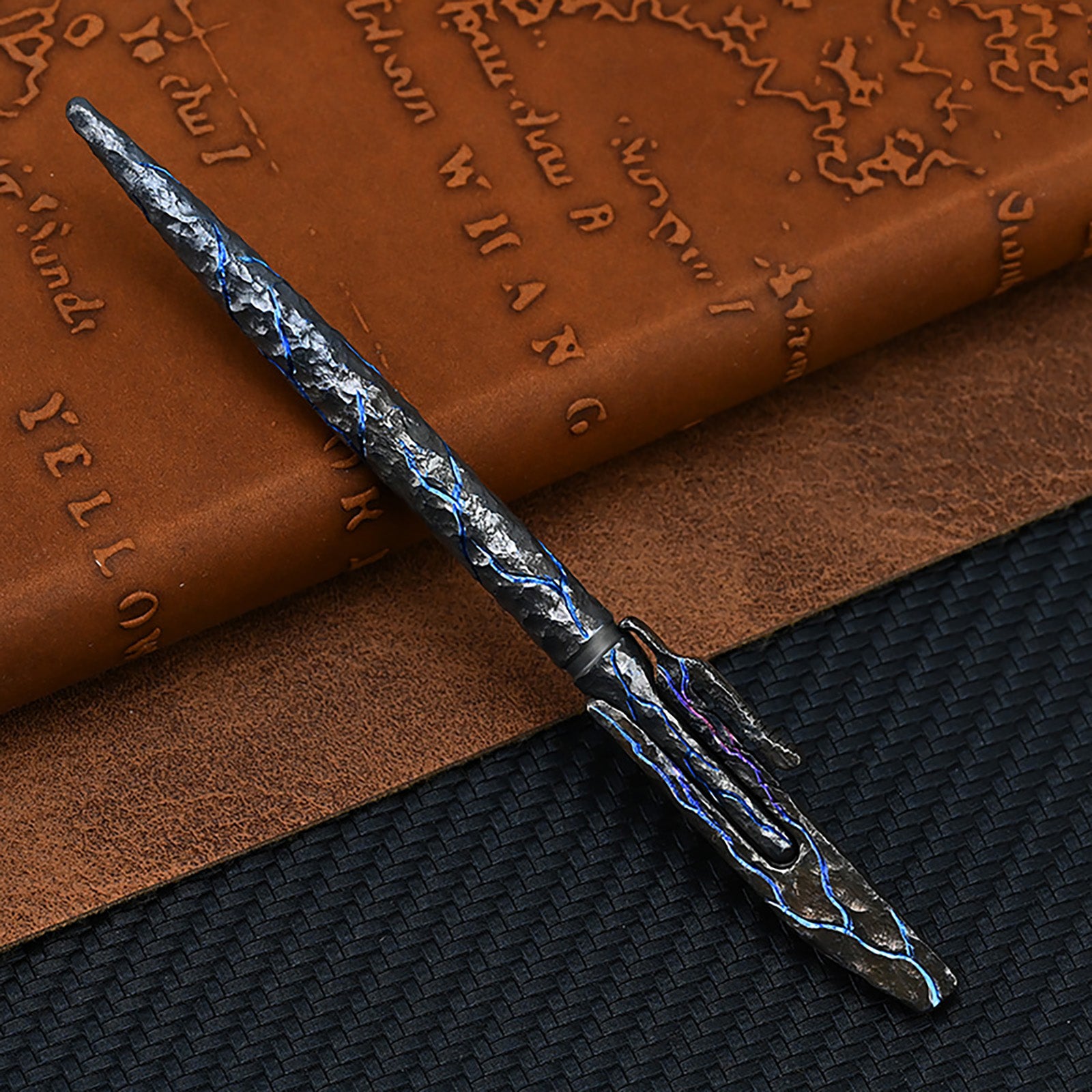 Titanium Hand Carving Rock TextureTitanium Alloy Art Knife Keychain Portable Disassembly Tool EDC